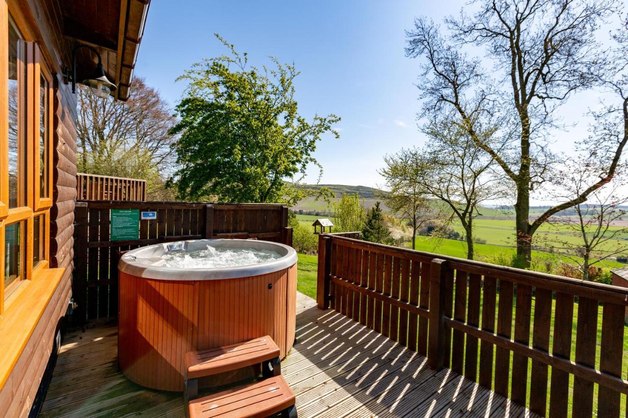 Douglas Fir Lodge With Hot Tub Cupar Extérieur photo