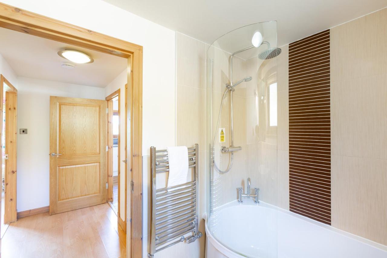 Douglas Fir Lodge With Hot Tub Cupar Extérieur photo